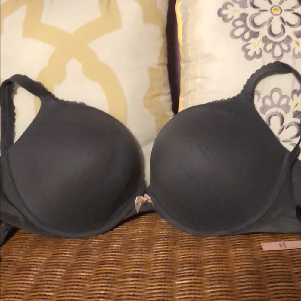Victoria’s Secret gray 36DD NWT Bra